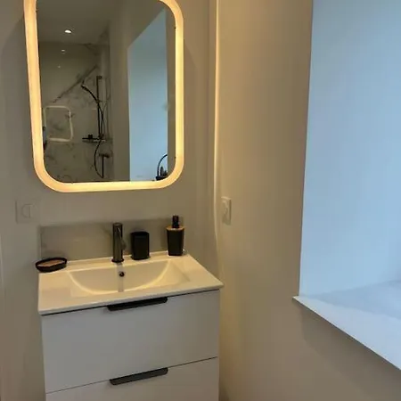 Petite Maison Au Calme Proche Bourg アパート